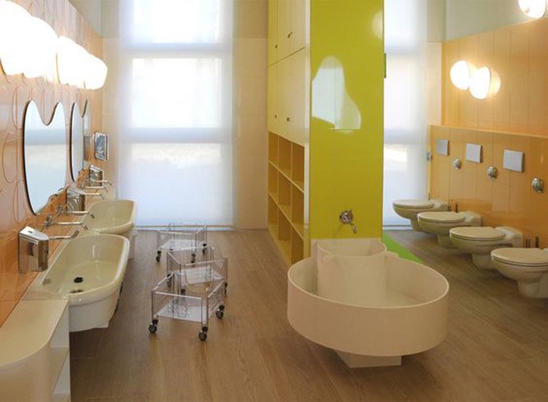 Thiết kế nhà vệ sinh trường mầm non cực kỳ chuẩn đẹp và hiện đại